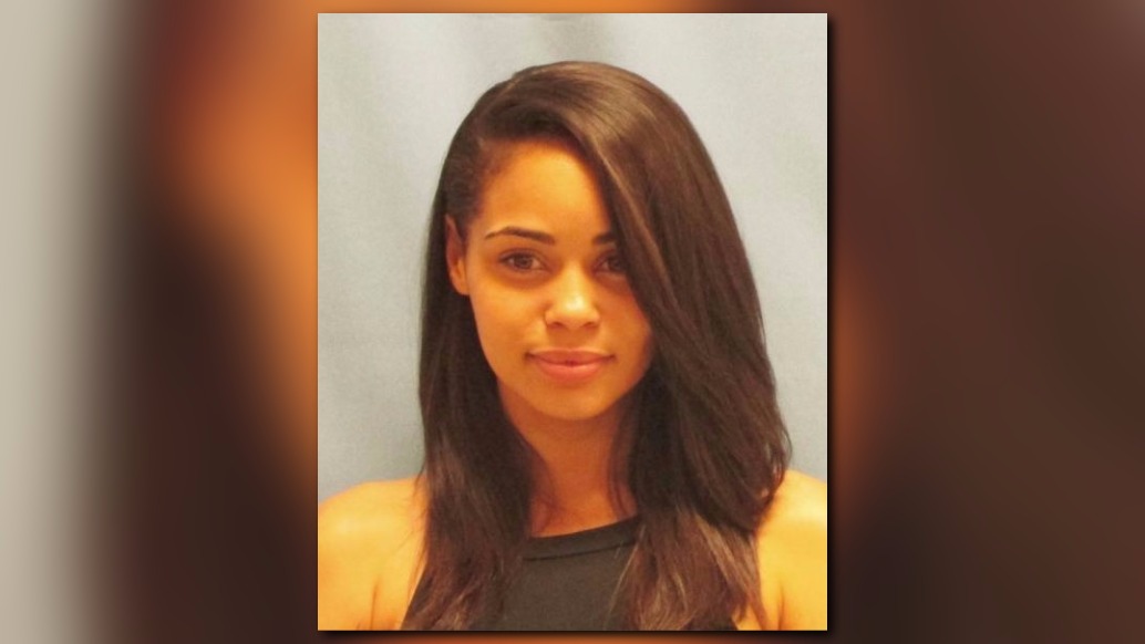 Ark. woman's 'hot mugshot' is the internet's latest obsession