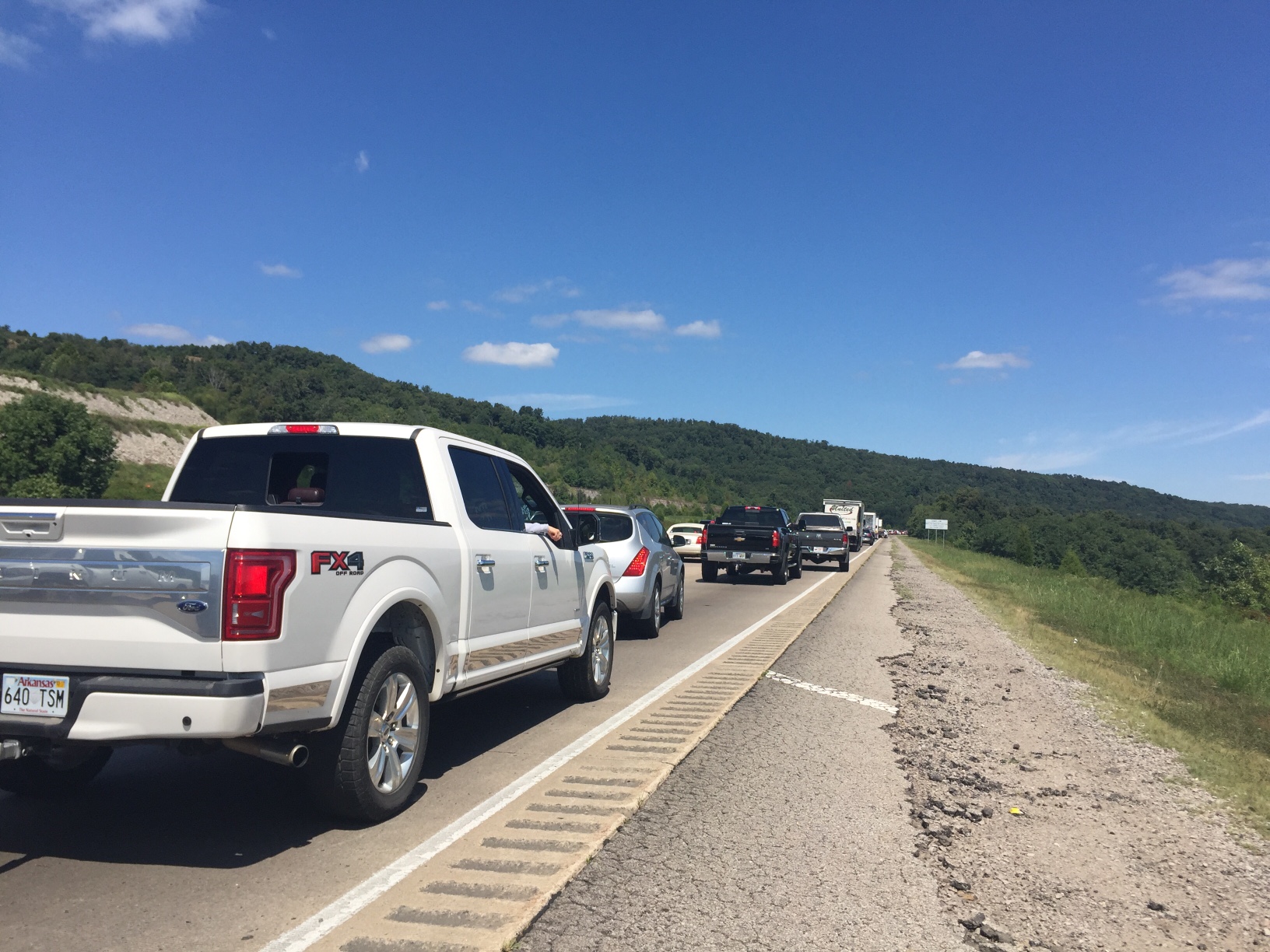 Multiple vehicle crash inside Hopper Tunnel on I49 delays traffic