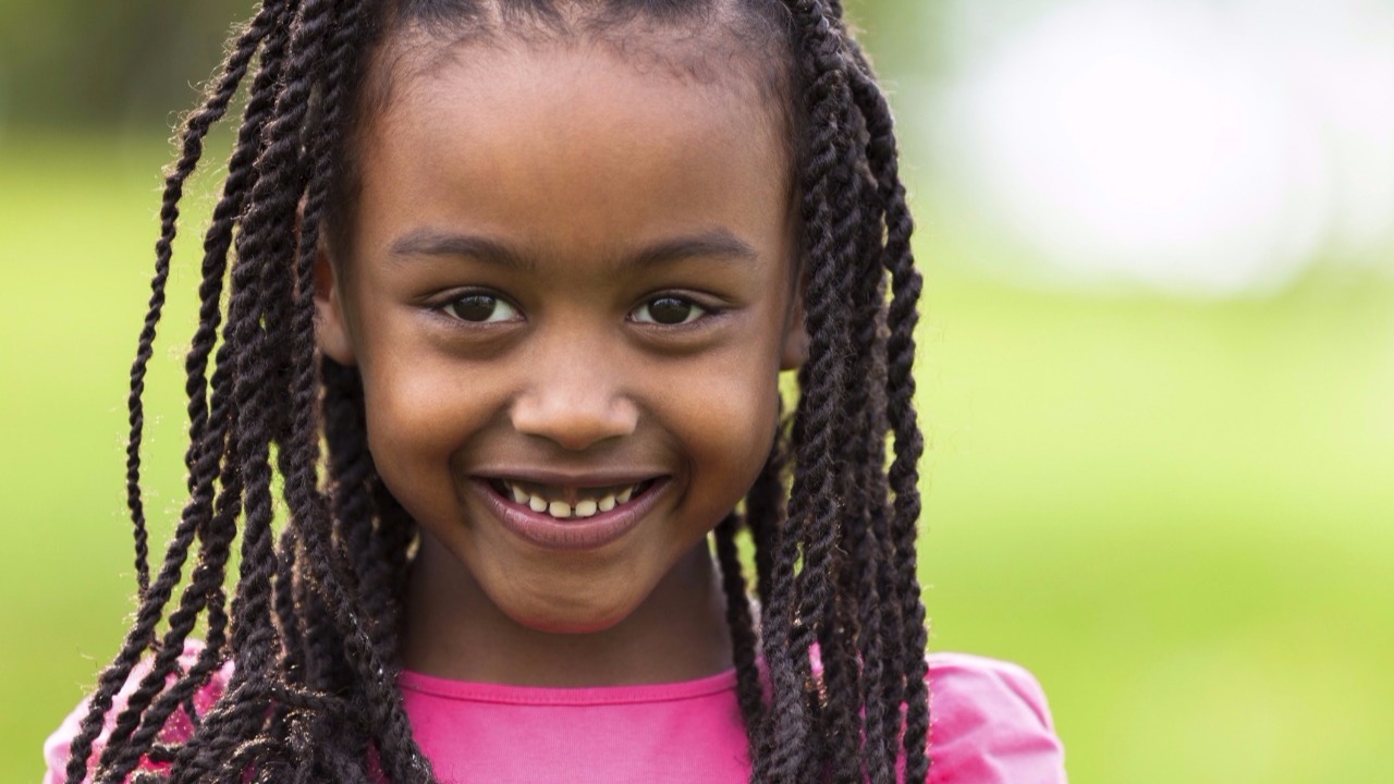 Buffett foundation to focus on helping young girls of color | thv11.com